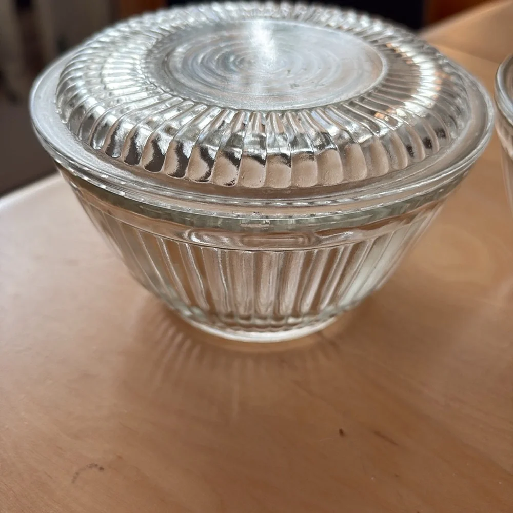 Vintage Set of Two Anchor Hocking Glass Refrigerator Storage Dishes With Lid.